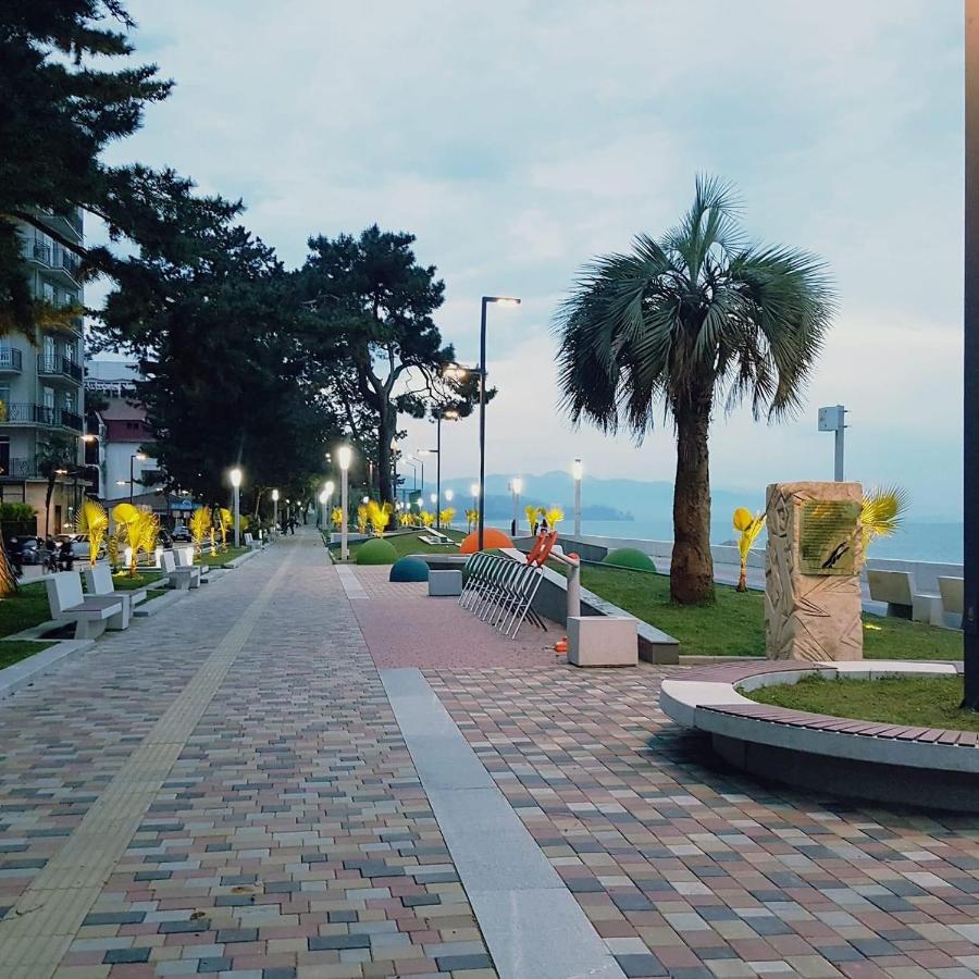 Twins Guest House By Black Sea Kobuleti Exterior photo