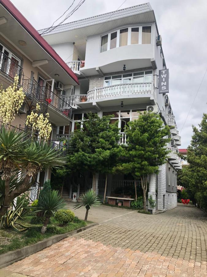 Twins Guest House By Black Sea Kobuleti Exterior photo